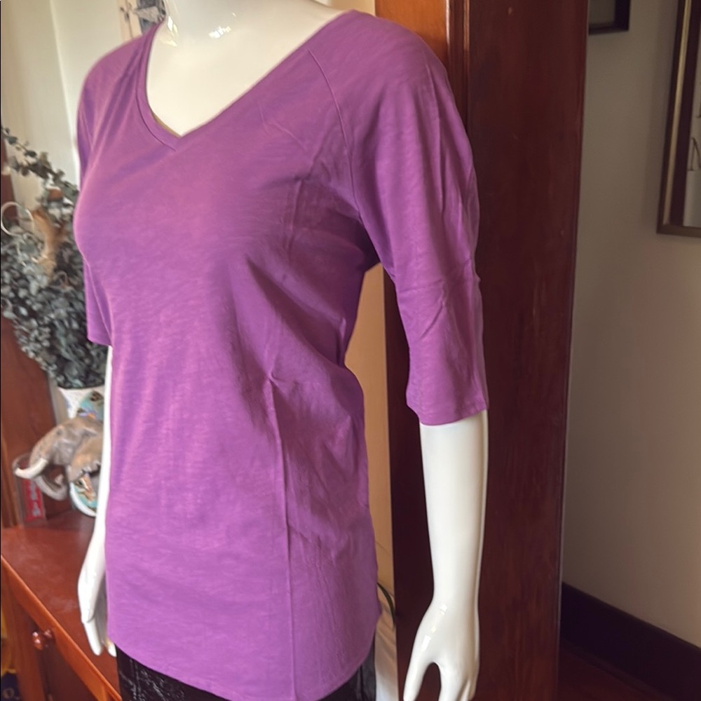 NWT northern reflections size small Purple V-Neck Women's Top